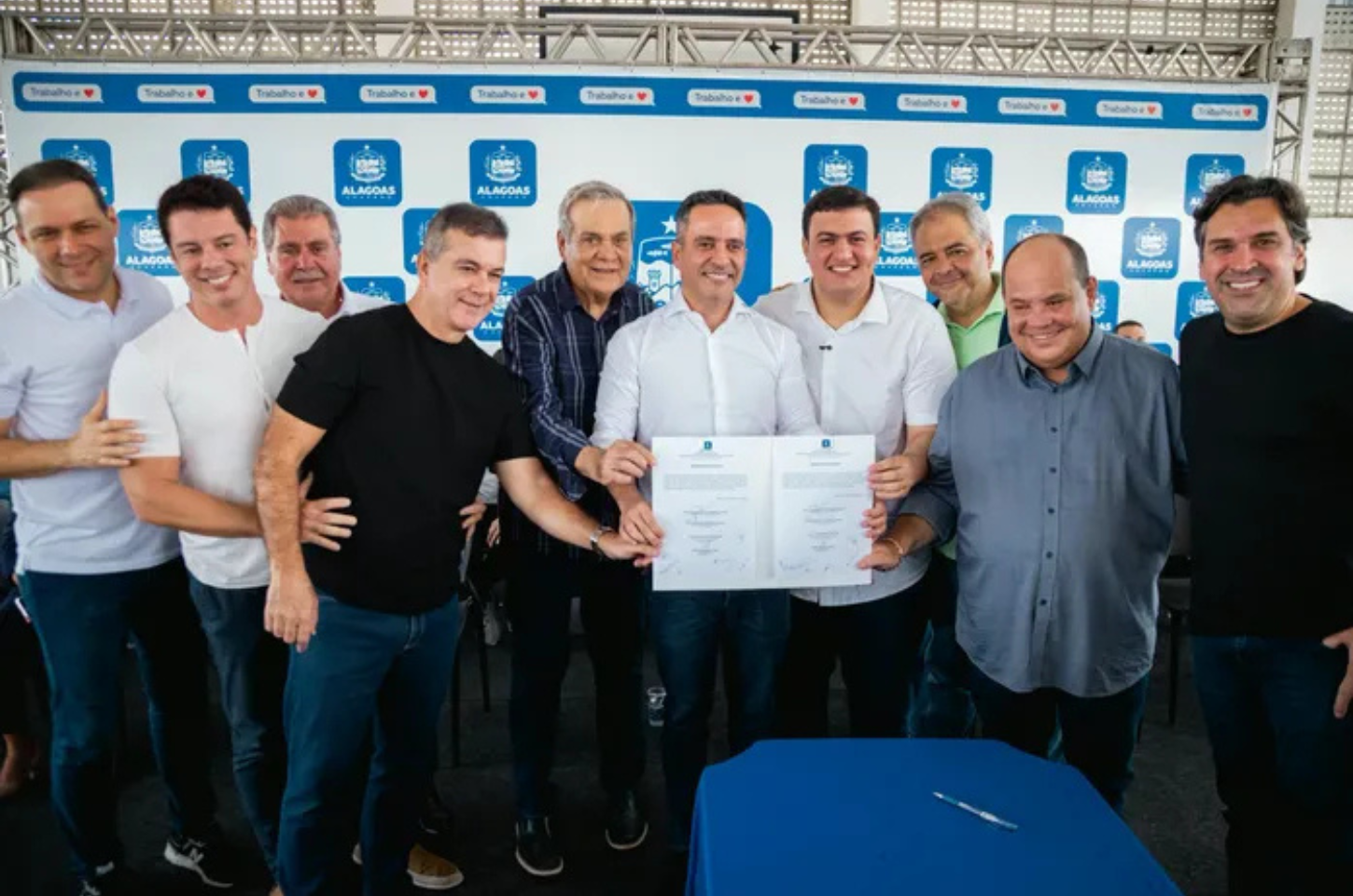 Governador Paulo Dantas e Prefeito Carlos inauguram escola e assinam ordem de serviço para nova UPA em Rio Largo.