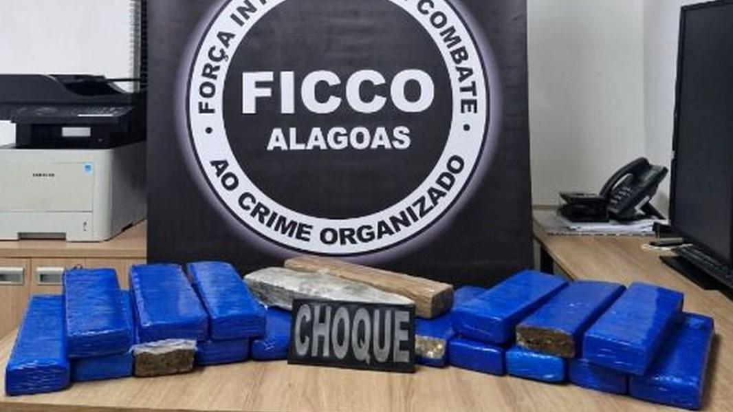  Dupla é presa com 20 kg de maconha em fiscalização de rotina em Rio Largo