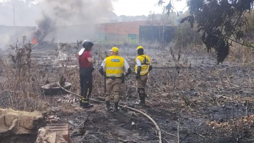 Incêndio em área verde de chácara mobiliza bombeiros em Rio Largo