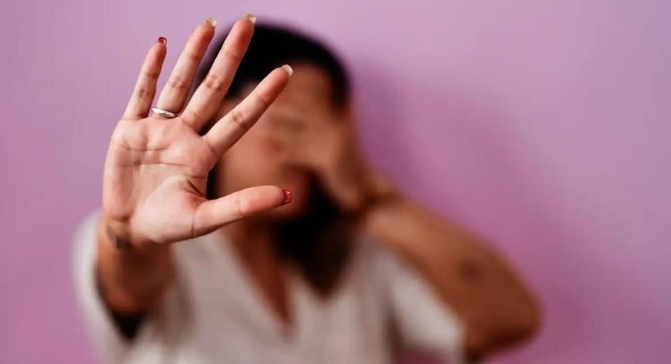 Mulher é empurrada de carro e sofre pancada na cabeça após briga com homem em Rio Largo