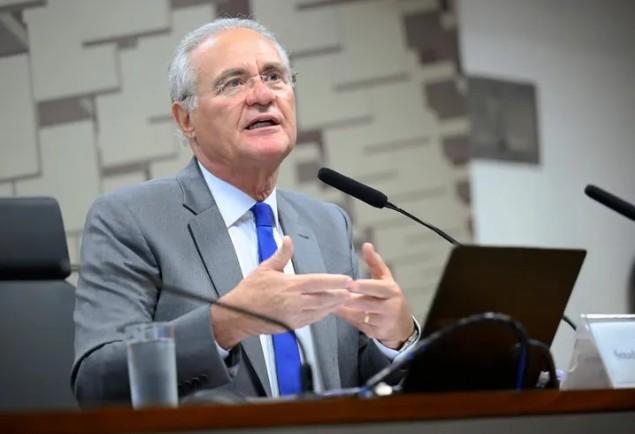 Renan: Vorcaro fará depoimento presencial à CAE na terça-feira